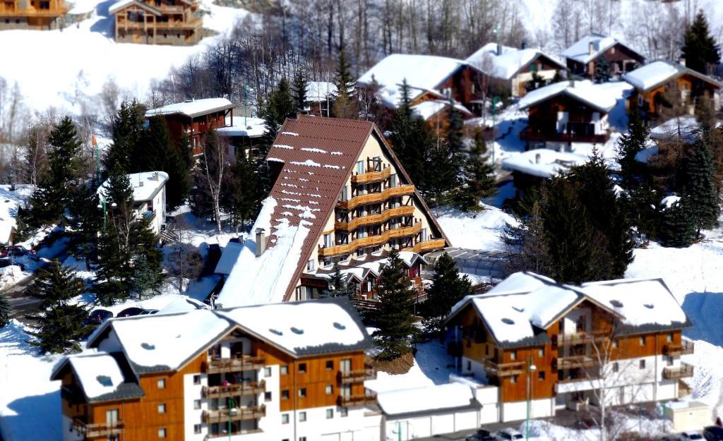 Hotel Adret Les Deux Alpes Exterior photo